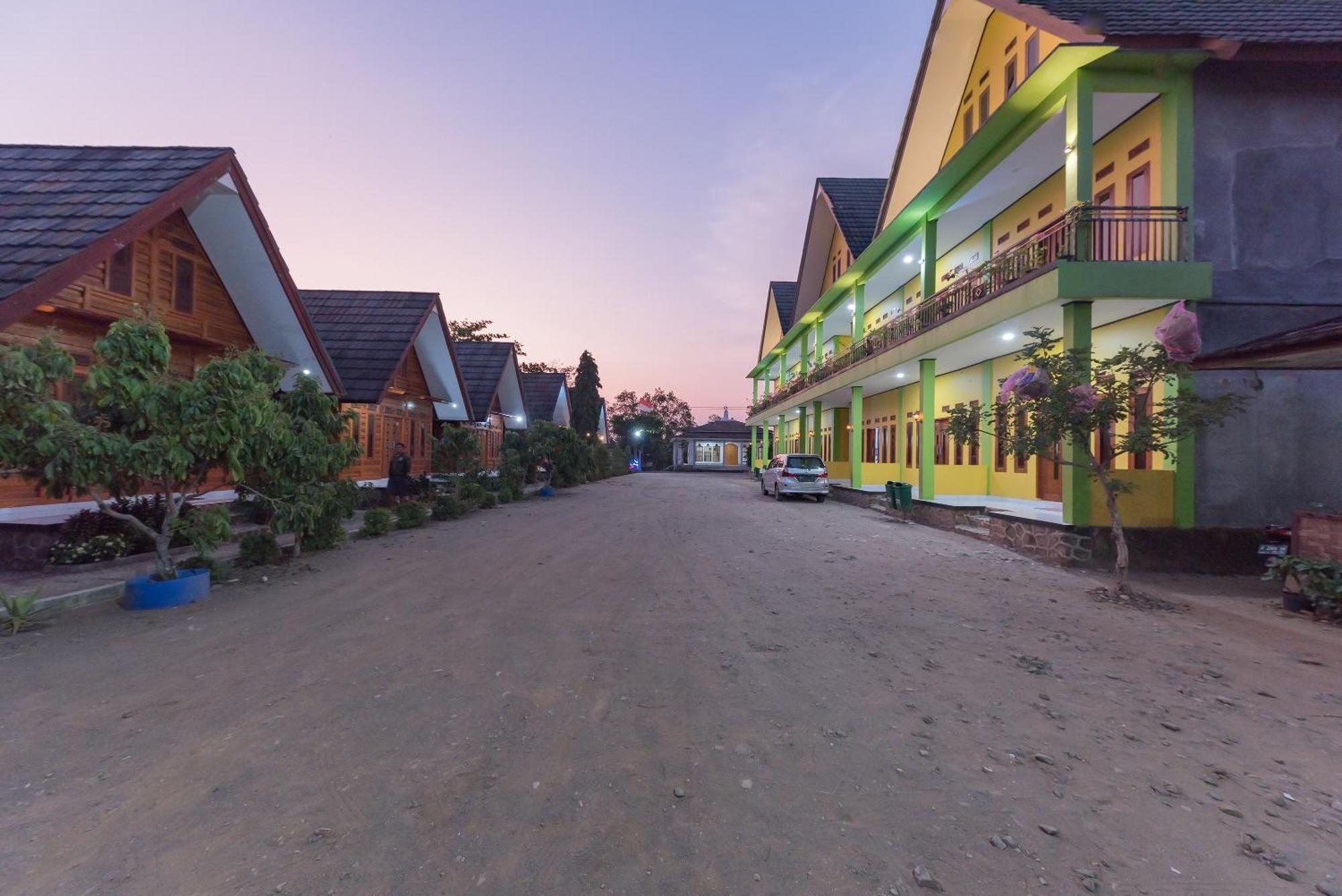 เรดดอร์ซ แอต จีโอพาร์ค ซิเลตูห์ ซูคาบูมิ Hotel Cilowa ภายนอก รูปภาพ
