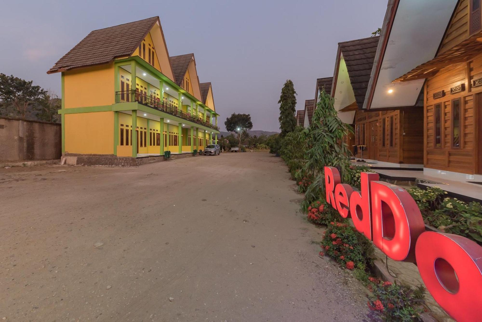 เรดดอร์ซ แอต จีโอพาร์ค ซิเลตูห์ ซูคาบูมิ Hotel Cilowa ภายนอก รูปภาพ